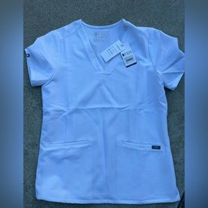 Figs casma TOP white. Medium